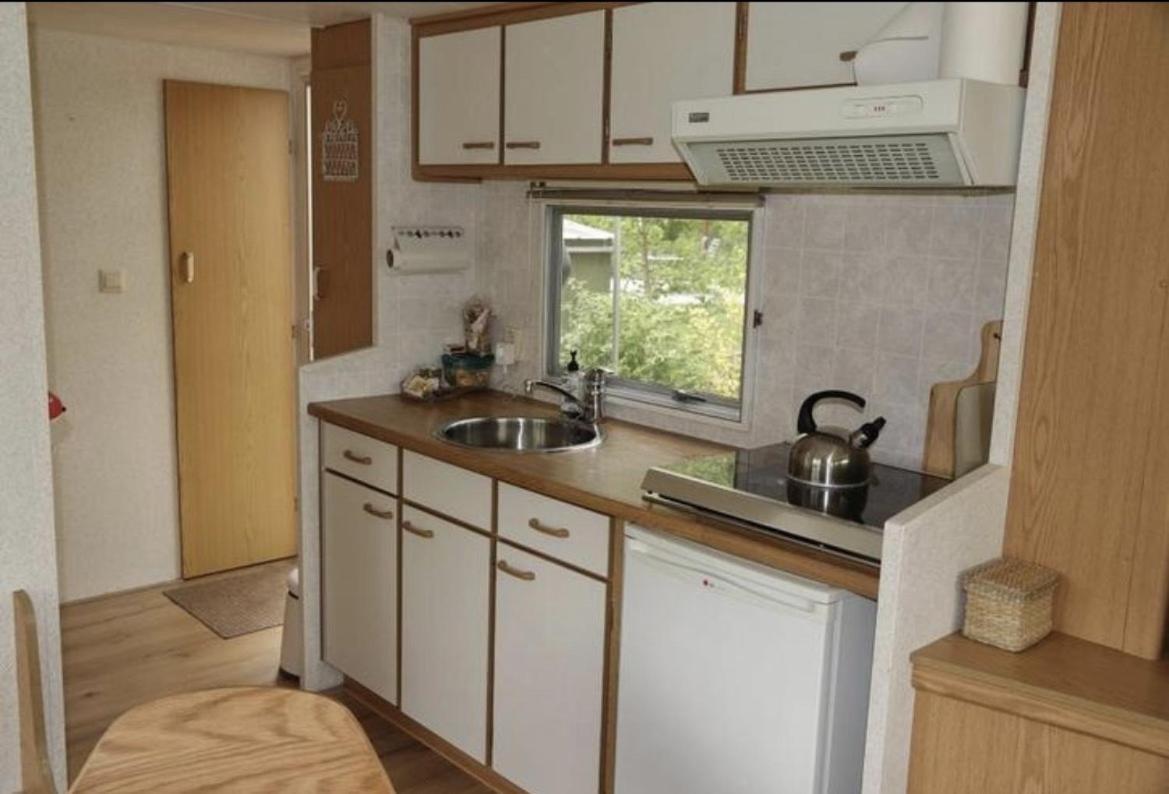 Tiny House In De Wei Hotel Холтен Екстериор снимка